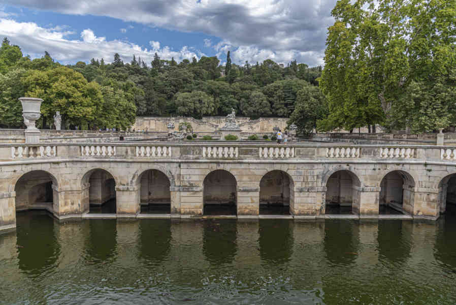 Francia - Nimes 047 - jardines de La Fontaine.jpg